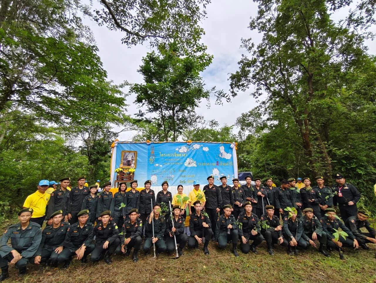 Read more about the article กิจกรรมจิตอาสาบำเพ็ญสาธารณประโยชน์และบำเพ็ญสาธารณกุศล ปลูกต้นไม้เฉลิมพระเกียรติ