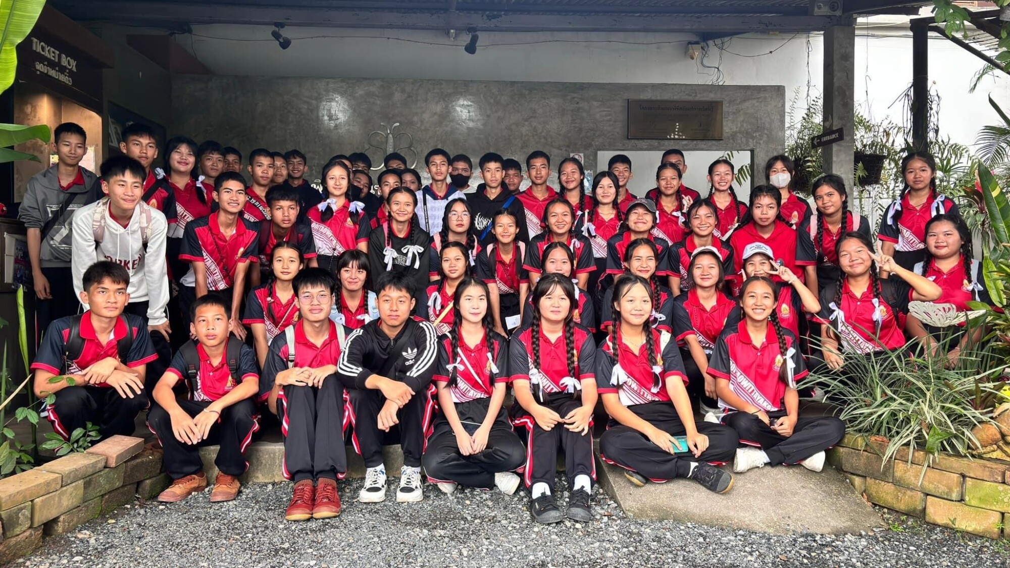 Read more about the article นักเรียนระดับชั้นมัธยมศึกษาปีที่ 3 จำนวน 6 ห้องเรียนจำนวนนักเรียน 120 คน ไปทัศนศึกษา ประจำปีการศึกษา 2567 ณ สวนสัตว์แมลงสยาม อำเภอแม่ริม จังหวัดเชียงใหม่ และพิพิธภัณฑ์เรียนรู้ราษฎรบนพื้นที่สูง อำเภอเมือง จังหวัดเชียงใหม่