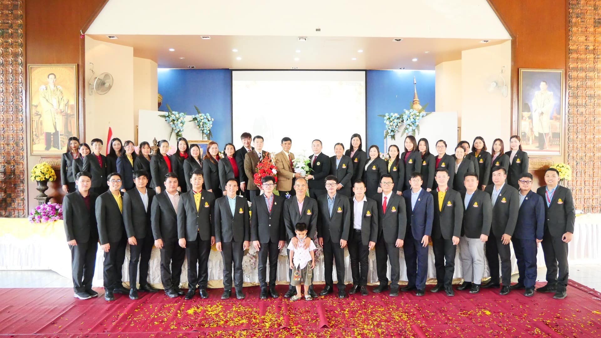 Read more about the article โรงเรียนดอยเต่าวิทยาคมร่วมแสดงความยินดีกับท่านผู้อำนวยการประพันธ์ บุญวรรณ์ ในโอกาสการย้ายไปรับตำแหน่งผู้อำนวยการ โรงเรียนหอพระ สำนักงานเขตพื้นที่การศึกษามัธยมศึกษาเชียงใหม่