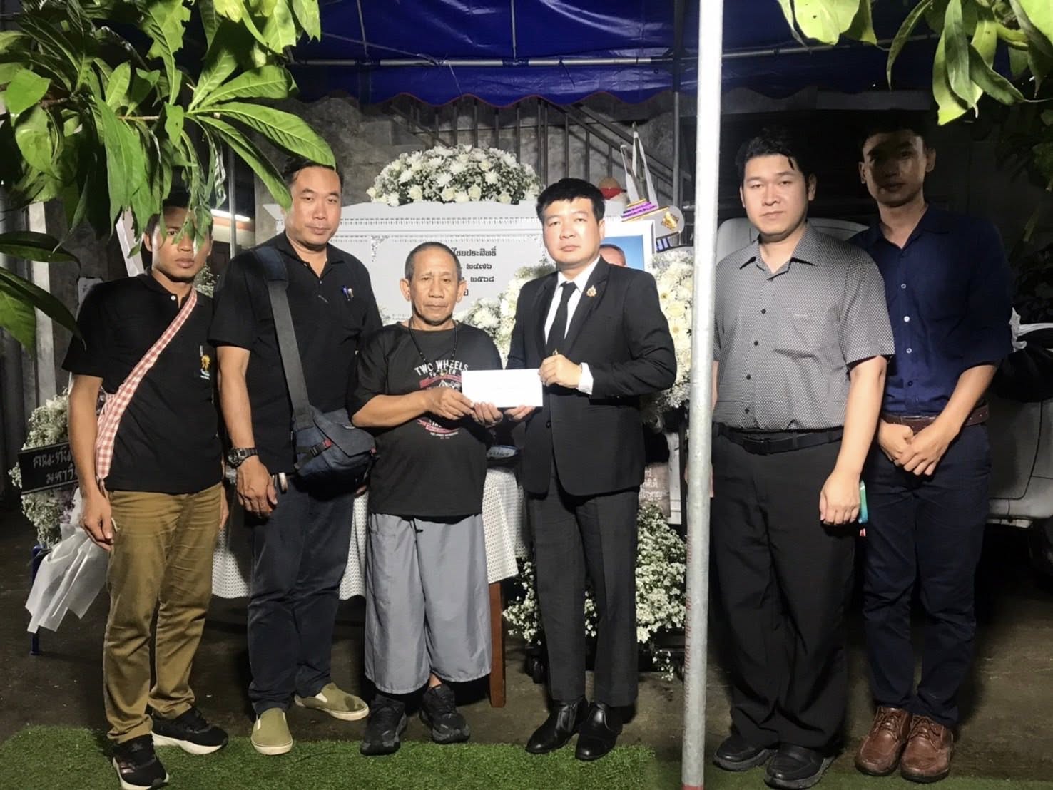 Read more about the article เข้าร่วมพิธีบำเพ็ญกุศล และฟังพระธรรมเทศนา สวดอภิธรรม  คุณพ่อสุวรรณ ไชยประสิทธิ์ พ่อของครูหนิงขจรศักดิ์ ไชยปรพสิทธิ์