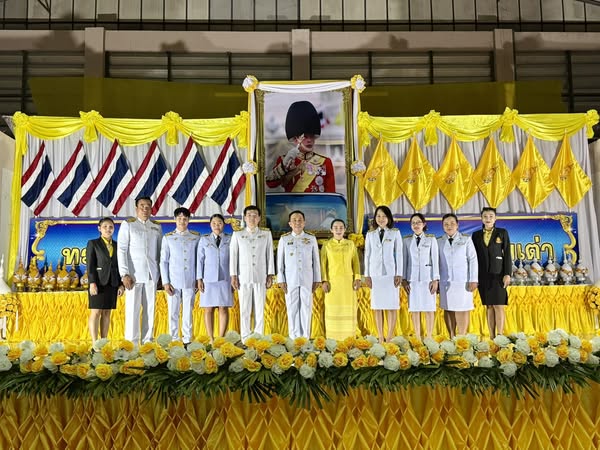 Read more about the article พิธีถวายเครื่องราชสักการะและวางพานพุ่ม และพิธีจุดเทียนถวายพระพรชัยมงคล วันเฉลิมพระชนมพรรษา พระบาทสมเด็จพระปรเมนทรรามาธิบดี ศรีสินทรมหาวชิราลงกรณ พระวชิรเกล้าเจ้าอยู่หัว