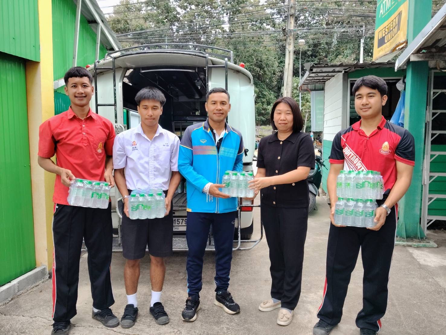 Read more about the article ขอขอบพระคุณความเมตตาในการสนับสนุนน้ำดื่มจากธนาคารเพื่อการเกษตรและสหกรณ์สาขาดอยเต่า